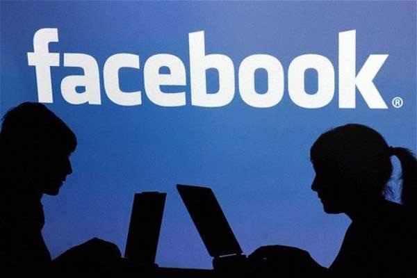 <p>2012</p>
<p>Facebook kullanıcılarının sayısı 1 milyarı geçti.</p>