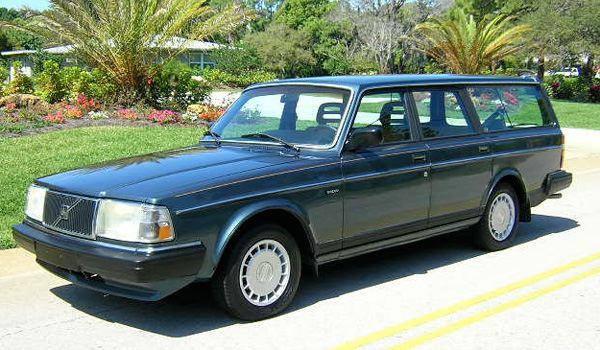 <p>Volvo 240</p>
