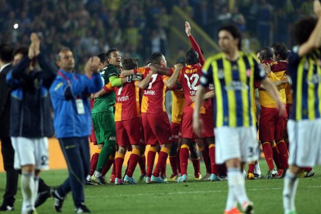 <p><span>"Fener bu, adam gibi oynar, adam gibi kazanır ve maç bitiminde dansöz oynatarak kutlar"</span></p>