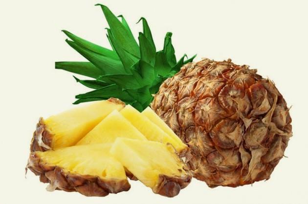 Yüzde 85 oranında su içeren ananas, ayrıca içindeki bromelain denilen enzim aracılığıyla, protein üretiyor, hazmı kolaylaştırıyor ve bazı mide rahatsızlıklarına karşı doğal bir ilaç işlevi görüyor. 