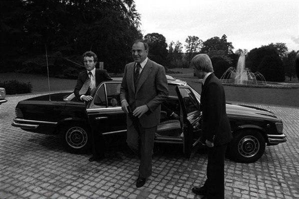 <p>Helmut Kohl - Almanya</p>