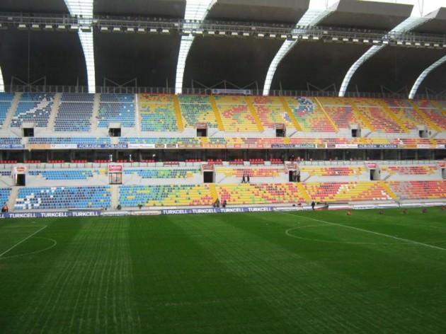 <p><strong>KAYSERİ KADİR HAS STADI</strong><br />UEFA'nın 4 yıldızlı statlarından biri olan Kadir Has Stadyumu 8 Mart 2009 tarihinde hizmete açıldı.</p>