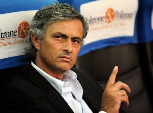 <p><strong>JOSE MOURİNHO</strong><br />
Muhabir:"Takım yorgun muydu ?" Mourinho:"Yorgun mu ? Günde 15 saat çalışıp ayda birkaç yüz euroyla evine dönen baba yorgun olur, biz değil.</p>