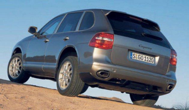 <p>28- PORSCHE CAYENNE V6 Cayenne’in başlangıç seviyesi, benzinli V6 motoruyla 13.0 lt/100 km tüketirken bu sınıftaki en ekonomik seçenek.</p>