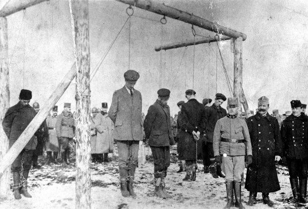 <p>13. Avusturya-Macaristan askerlerinin idam ettiği Sırp siviller, 1915</p>