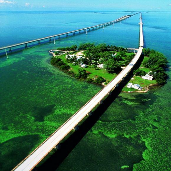 <p>İşte dünyanın en güzel diğer yollları...</p>
<p> </p>
<p>Florida yolu - ABD</p>