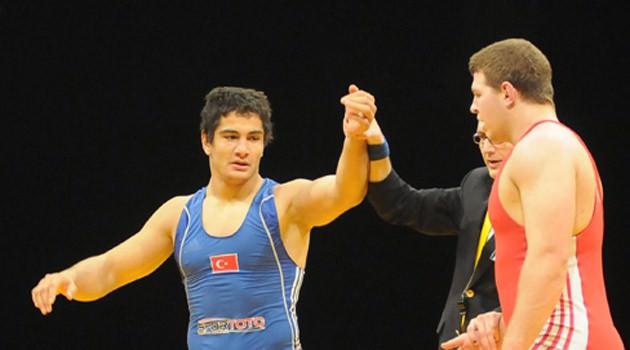 Taha AKGÜL YAŞ: 21, BOY: 1.92, KİLO: 120 KULÜBÜ: İzmir BŞB. YARIŞ GÜNÜ: 11 Ağustos İDDİALI RAKİPLERİ: Shemarov (BLR), Makhov (RUS), Taimazov (ÖZB), Modzmanashvili (GÜR), Magomedov (AZE) EN İYİ DERECELERİ: 2010 Dünya Gençler şampiyonu, 2011 Golden G. Prix 1.’si, 2012 Avrupa 1.’si