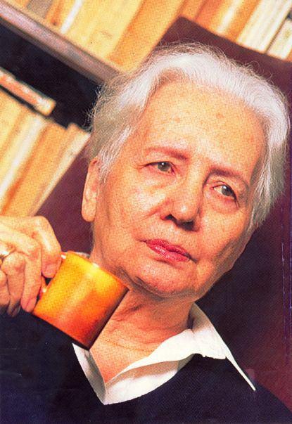 <p>17 Haziran 2013<br /><br />Ünlü yazar Peride Celal, 97 yaşında vefat etti. </p>
