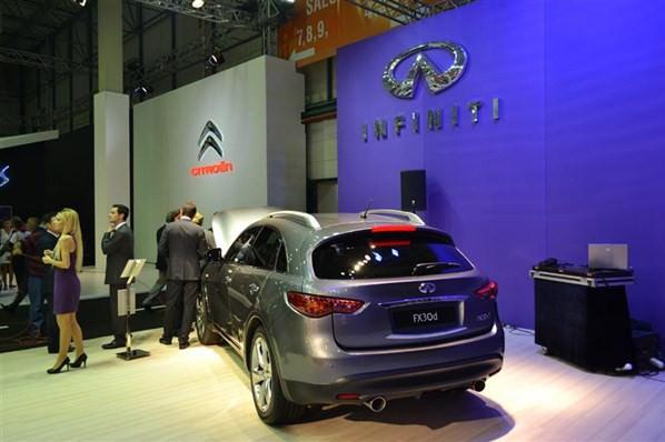   Infiniti FX30d