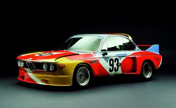 <p>1975 - BMW 3.0 CSL Alexander Calder tarafından tasarlandı BMW'nin tarihinde önemli yere sahip Lemans 24 saat yarışlarının başarılı otomobili</p>