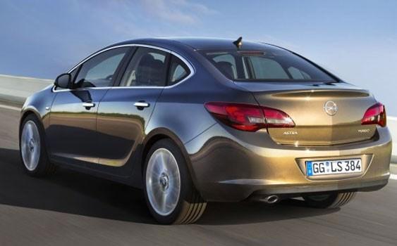 <p>14 - Opel Astra sedan</p>