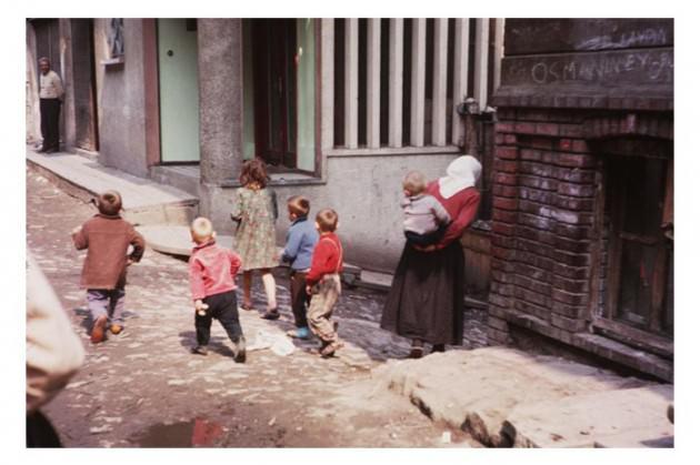 <p>Indiana Üniversitesi, Charles W. Cushman fotoğraf koleksiyonundan eski İstanbul fotoğrafları çıktı. Günümüze kıyasla daha tenha görülen İstanbul'un bu fotoğrafları 1965 yılında çekilmiş.</p>