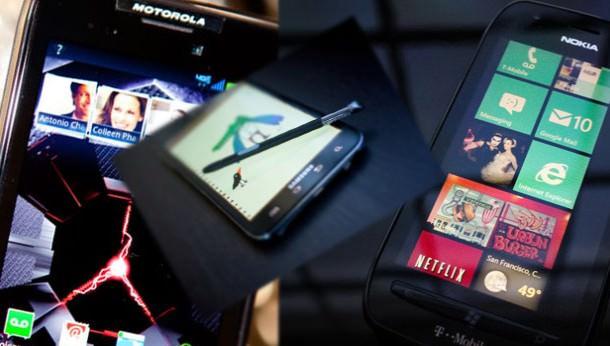 2012’nin yarısını geride bıraktık. Wired, sizler için 2012’de bugüne kadar piyasaya sürülen en etkileyici telefonları gözden geçirdi. Android, Jöleli Fasulye (4.1) güncellemesiyle önümüzdeki aylarda etkisini iyice artıracakken, Microsoft, Ekim ayında yapacağı Windows Phone 8 güncellemesiyle etkisini artırmayı amaçlıyor. En büyük beklenti ise sonbaharda hem iPhone 5 hem de iOs 6’nın gelecek olması. Bakalım bu güncellemeler listedeki telefonları nasıl etkileyecek: