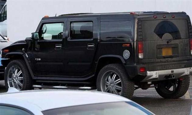 <p>Carlos Tevez-Hummer</p>