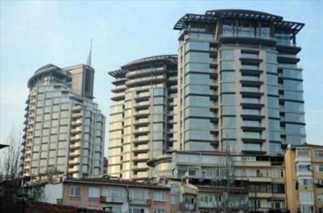 Galatasaray'ın Hollandalı yıldızı Wesley Sneijder'ın eşi Yolanthe Cabau evini Instyle Home Aralık sayısına açtı.