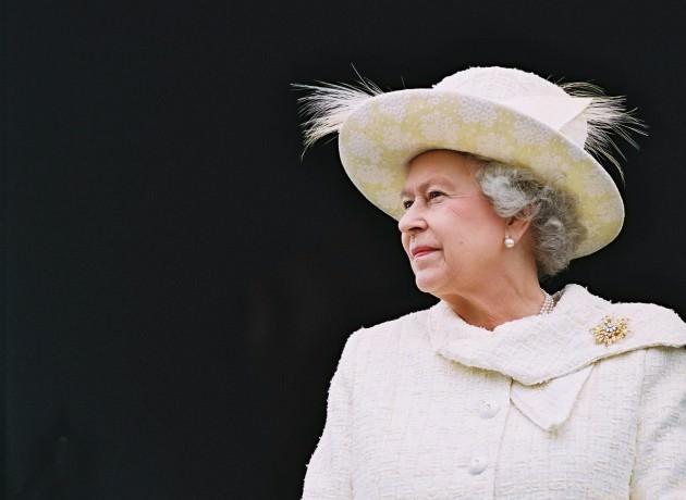15)İngiltere Kraliçesi II. Elizabeth 450 milyon dolarlık servetiyle listenin 15. Sırasında yer alıyor.