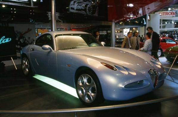 <p>1996 Paris Otomobil Fuarı'nda sergilenen Alfa Romeo Nuvola konsepti.</p>