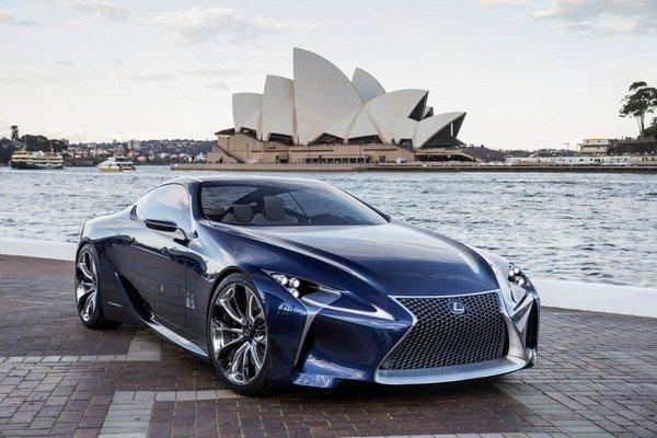 <p><strong>2017 Lexus LF-LC</strong></p>