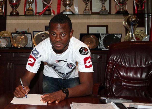 KAFOUMBA COULIBALY (KASIMPAŞA) 4 sezondur Nice'de forma giyen Fildişili savunmacı Kafoumba Coulibaly de Kasımpaşa'nın kadrosuna kattığı isimlerden.