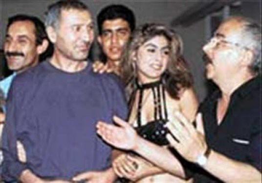 <p>Köye döndükten 3 yıl sonra, 4 komşusunu boğarak öldürdü. Ona 'Çivici Katil' denmesinin nedeni ise öldürdüğü kurbanlarının kafalarının çeşitli yerlerine ve gözlerine çiviler çakmasıydı.</p>
