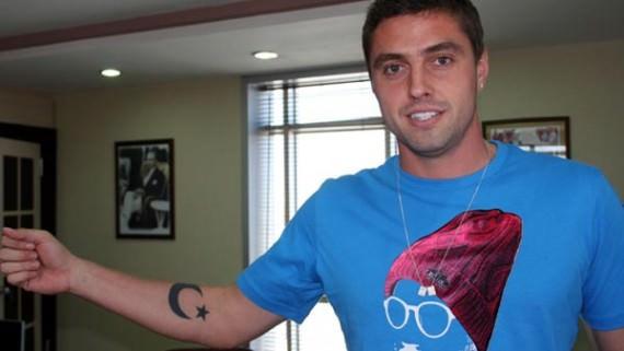 Andre Moritz: Bence tabikide Alex fenerden daha buyuk degilde ama en azina COK saygili davranmasi gerekiyordu... Adam kac kere sampiyonluk fener yapti.