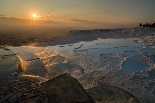 <p>Mark Edward Harris - Pamukkale</p>