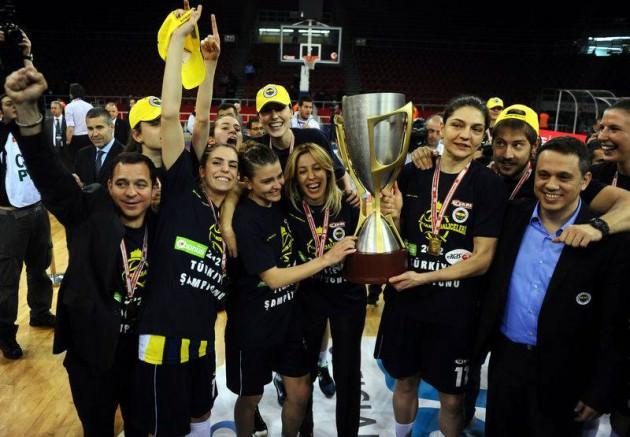 - Türkiye Kadınlar Basketbol Ligi Play-Off Final Serisi 4. maçında Galatasaray Medical Park'ı, 96-86 yenen Fenerbahçe, seride durumu 3-1 yaparak, 2011-2012 sezonunun şampiyonu oldu.