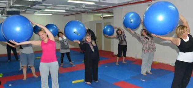 Panik atak ile ilgili olabilecek kalp sorunları da kontrol edilmelidir. Spor ile kalp kasları da güçlendirilerek, daha sağlıklı bir yapıya kavuşulabilir.