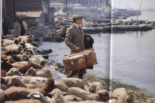 <p>1974 mayısının Salacak sahilleri... Koyunları güden bir çoban ve 007 James Bond, Sean Connery...</p>
