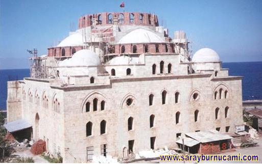 Kendine hayran bıraktıran cami