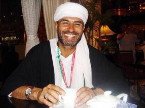 YAŞAR ALPTEKİN Bir dönemin cesur isimlerinden olan eski manken Yaşar Alptekin yaptığı Umre ziyareti sonrasında kendisini dine adadı.