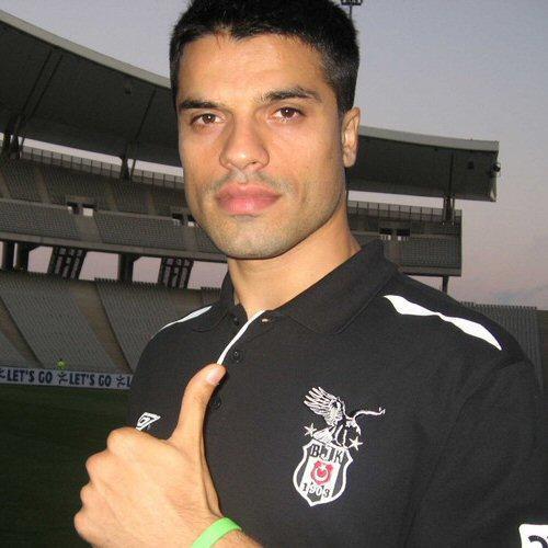 Gökhan Zan   Oynadığı takımlar: Galatasaray-Beşiktaş 