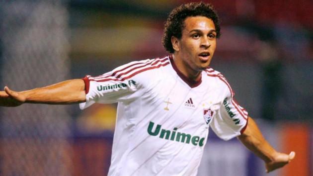 <p><span style="color: #0000ff;"><strong>WELLINGTON NEM<br /><br /></strong><span style="line-height: 13pt; color: #000000;">FLUMINENSE'DEN SHAKHTAR'A 9 MİLYON EURO'YA</span></span></p>