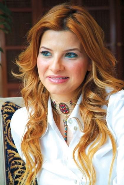 Tuğba Erbil 1.5 milyon TL Mehmet Ali Erbil'den boşanan Tuğba Coşkun'un boşanma istekleri bir hayli çok olmuştu. Mehmet Ali Erbil, eşine Bodrum'da 1.5 milyon liralık yazlık ve Tarabya'da 4 milyon liralık ev verdi. Ancak Tuğba Coşkun'un başka istekleri de oldu. Bunun üzerine Mehmet Ali Erbil, Coşkun'a iki evin yanı sıra 3 milyon lira para, 37 bin 500 lira nafaka ve Astoria'daki penthouse daireyi verdi.