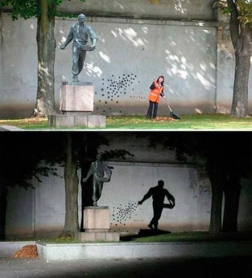 <p>Dünyanın her yerinden çok ilginç yerlere ait fotoğraflar... Gündüz ve gece Lİtvanya Kaunas’ta bir anıt</p>