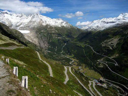 <p>Furka Pass, İsviçre</p>