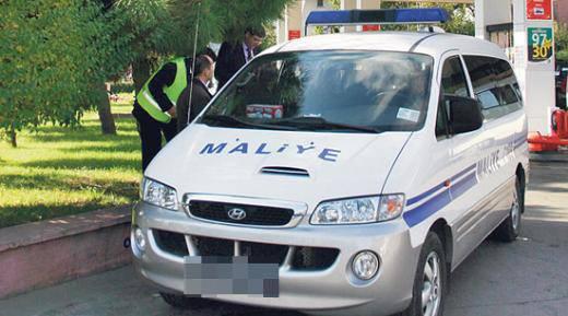 KAMUDA TOPLAM ARAÇ 90 BİN 24 Maliye Bakanlığı, kamuda kullanılan toplam araç sayısının 90 bin 24 olduğunu, kamu envanterindeki araçların üçte birinden fazlasının da poliste olduğunu açıkladı.