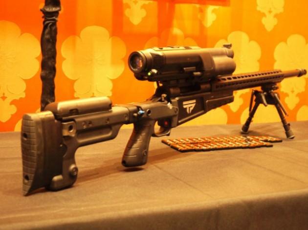 ABD'de son olarak Newtown kentinde bir okulda 26 kişinin katledilmesi sonrasında Obama yönetimi, silah sahibi olmayı zorlaştırmak için çare ararken, Las Vages kentinde düzenlenen Tüketici Elektronikleri Fuarı'nda (CES 2013) sergilenen bir tüfek büyük ilgi görüyor. Jason Schauble'nin geliştirdiği "XS1" isimli tüfek, kendisi nişan alma özelliğine sahip. 