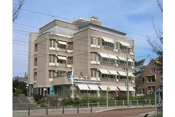 <p>06- Nederlandse Waterschapsbank - Hollanda</p>
