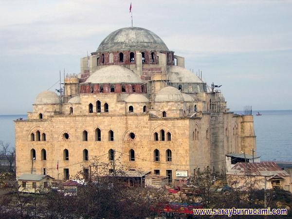 Kendine hayran bıraktıran cami