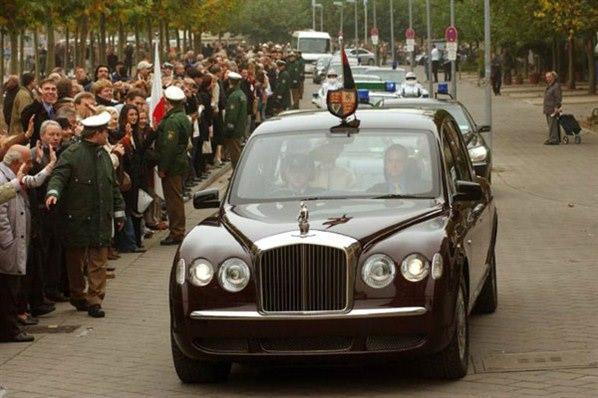 <p>Kraliçesi Elizabeth - İngiltere</p>