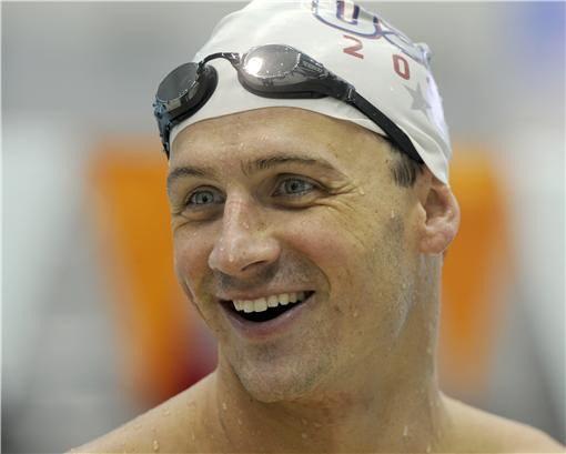 RYAN LOCHTE Amerikalılar’ın en önemli yüzücülerinden birisi. Yıllarca Phelps’in gölgesinde kaldı. Artık 28 yaşında ama bu kez rakibini gölgede bırakmayı planlıyor. 3. Olimpiyatı öncesi 2’si bayrak 3 Olimpiyat altınına sahip olan Lochte’nin en az 4 altın için Londra’ya gittiğini hatırlatalım. Halihazırda 200 metre karışıkta dünya rekoru ona ait.