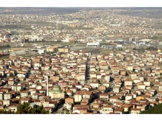  Marmaray’ın Üsküdar istasyonunun ise Üsküdar-Ümraniye metrosuyla bağlantı kurarak Çekmeköy-Sancaktepe’ye kadar uzanacağını hatırlatan Yazıcı, projenin 2016 yılında devreye gireceğini, metro kaynaklı hareketliliğin daha çok Çekmeköy- Sancaktepe bölgesinde yaşanacağını belirtiyor.