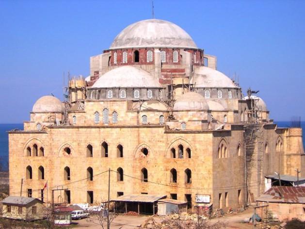 Kendine hayran bıraktıran cami