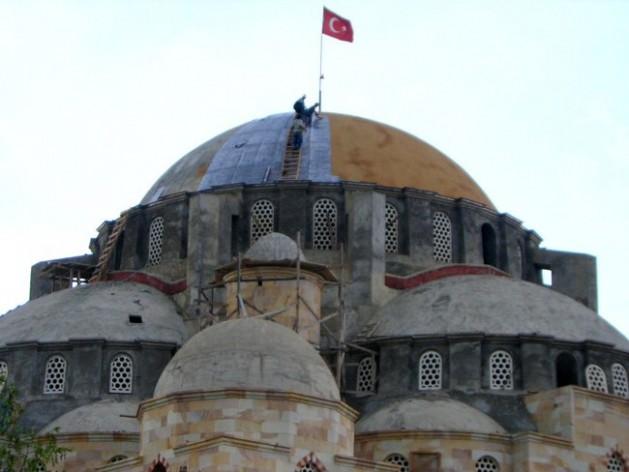 Kendine hayran bıraktıran cami