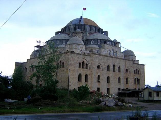 Kendine hayran bıraktıran cami