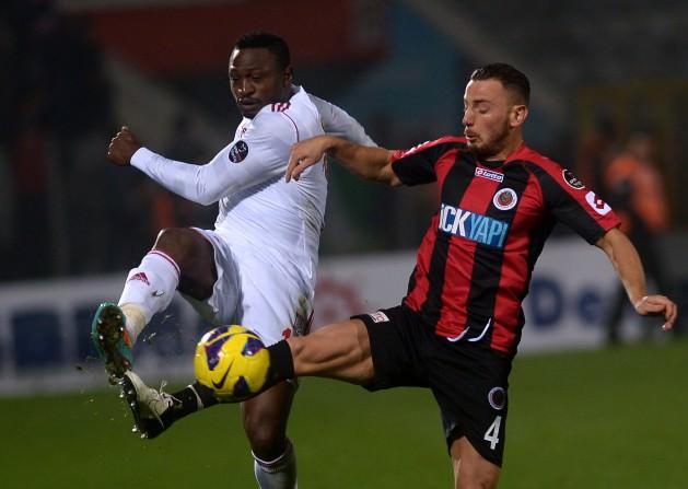 <p><strong>DEMİR TAKVİYE!</strong><br />Trabzonspor'da hedef stoper transferi... Ortak karar sonrası Gen&ccedil;ler'in savunmacısı Aykut Demir'in takıma kazandırılması i&ccedil;in d&uuml;ğmeye basıldı. (HABERT&Uuml;RK)</p>