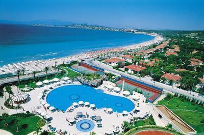 Turizm sektörü ücret artışı 2012 yılında yüzde 9,25 iken, bu oran 2013 yılında yüzde 7,3’e düştü.