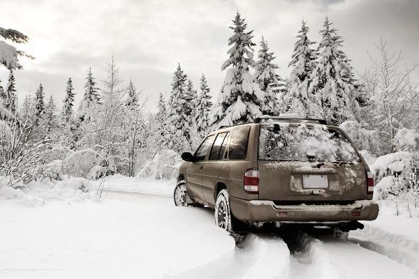 <p>CNBC, en sert yol koşullarına meydan okuyan arazi araçlarını sıraladı.Porsche Cayenne Lüks ve performans opsiyonlarını bir arada sunan Porshce Cayenne, dört tekerlekten çekiş, yağmur sensörü ve su tutmayan ön cam gibi özelliklere sahip.</p>