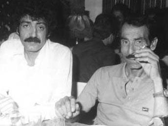Daha önce ağabeyi öldürülen Müslüm Gürses, o olayın ardından ailesinden ayrılıp İstanbul'a geliyor. Ailesi de memleketi olan Şanlıurfa'dan Adana'ya göç etti.